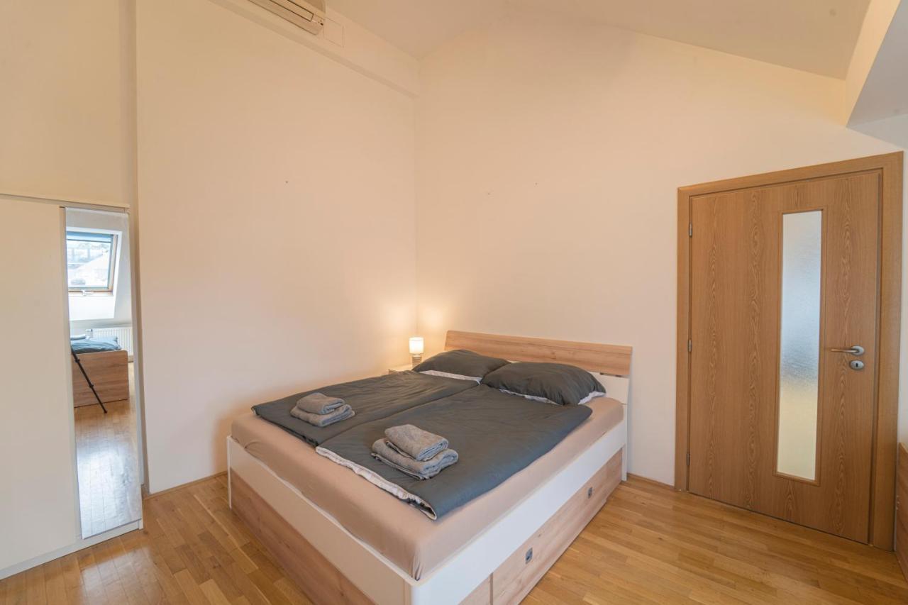 Free Parking- Cozy Apartment In Historical Building Center Praha Bagian luar foto