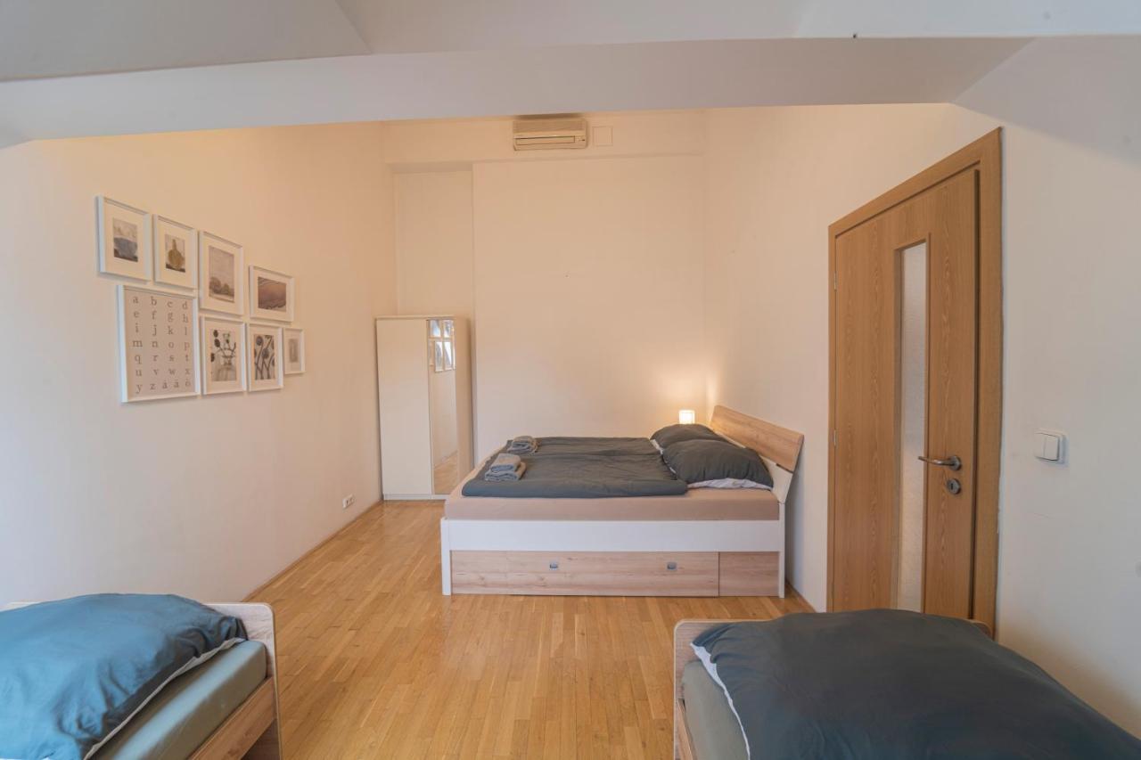 Free Parking- Cozy Apartment In Historical Building Center Praha Bagian luar foto